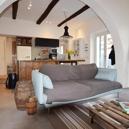 Апартаменты Zaira House *